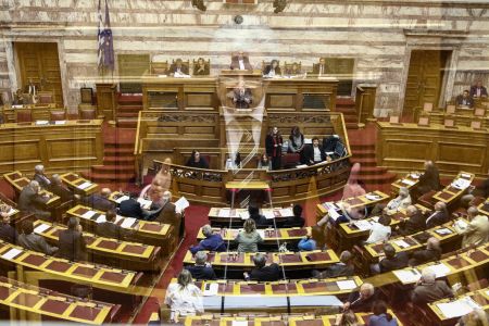 Κοντονής: Εμμένει στο ηλικιακό όριο των 15 ετών για την φυλομετάβαση