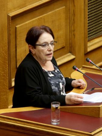 Σύγκρουση με φόντο τον Μαρξ και τον Στάλιν