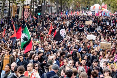 Γαλλία: Χιλιάδες στους δρόμους κατά των εργασιακών μεταρρυθμίσεων