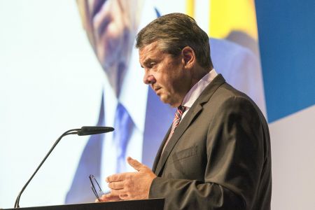 Γκάμπριελ: Mικρή προθυμία Σόιμπλε να επενδύσει σε μια ενωμένη ΕΕ