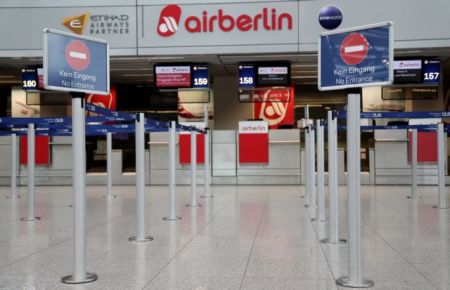 Η Easyjet αποκτά slots, αεροπλάνα και… πιλότους της Air Berlin