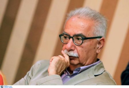 Γαβρόγλου: Δύο δισ. ευρώ κοστίζουν στις οικογένειες οι πανελλαδικές