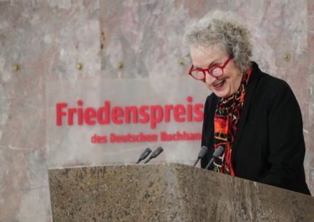 Με το βραβείο Κάφκα τιμήθηκε η Καναδή συγγραφέας Μάργκαρετ Άτγουντ