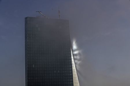 Reuters: Πιέσεις στην ΕΚΤ να επανεξετάσει τις προτάσεις της για τα κόκκινα δάνεια