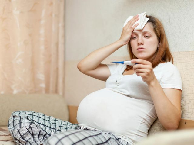 Ο πυρετός της εγκύου «εγκυμονεί» προβλήματα για το έμβρυο