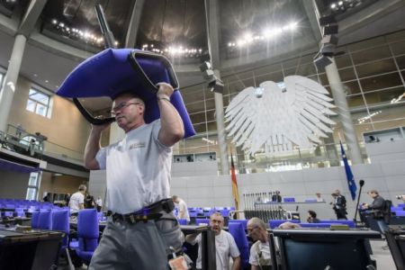 Αποφασίζει η CDU για την υποψηφιότητα Σόιμπλε ως προέδρου της Μπούντεσταγκ