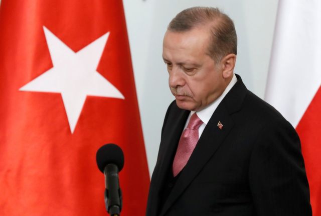 Τουρκία: Παραιτήθηκε οικονομικός σύμβουλος του Ερντογάν