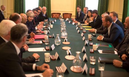 Βρετανία προς ΕΕ: Καθυστερείτε το Brexit για να κερδίσετε χρήματα