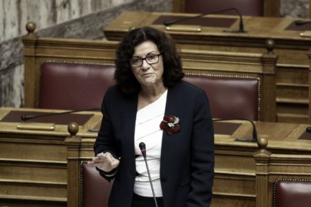 Φωτίου: Καμία περικοπή στο επίδομα αναπήρων