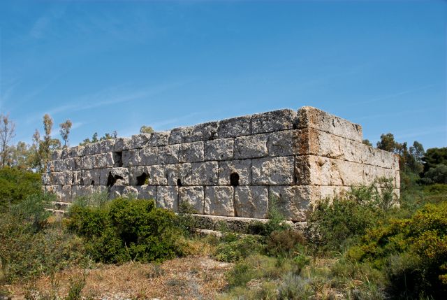 Αναζητώντας τα αρχαία του Ελληνικού