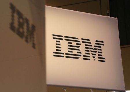 Η IBM δημιουργεί τον πρώτο επεξεργαστή 50 κβαντικών «μπιτ»
