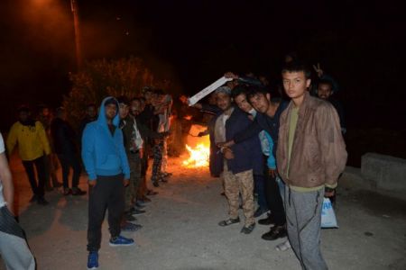 Κάτοικοι της Μυτιλήνης επιτέθηκαν σε μετανάστες