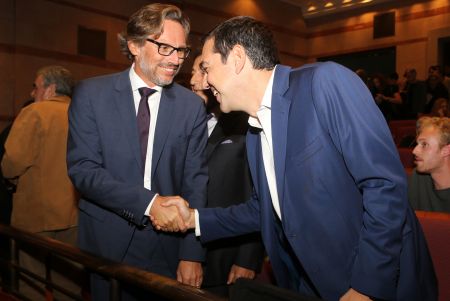 Στα ελληνικά οι ευχές του γερμανού πρέσβη για την Ανάσταση