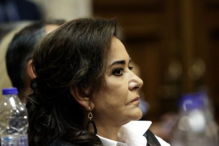 Ντόρα Μπακογιάννη: Ο Τσίπρας δεν διαπραγματεύεται ως πρωθυπουργός