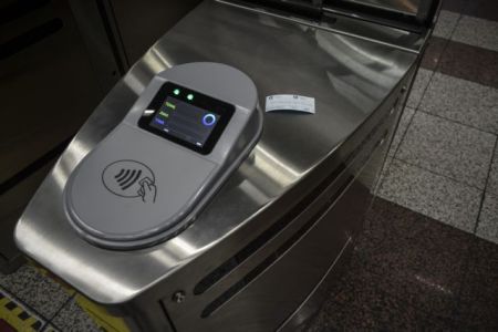 Κόντρα Σπίρτζη με την Αρχή Προστασίας για το ηλεκτρονικό εισιτήριο