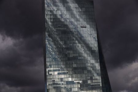 EKT: Δημιουργία ιδιωτικής πλατφόρμας για κόκκινα δάνεια