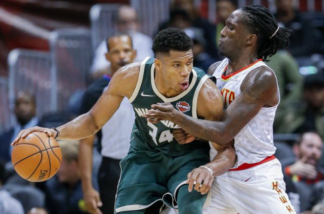 Ο Γιάννης έκλεψε την παράσταση και στη νίκη των Μπακς στην Ατλάντα