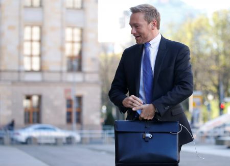 ‘Let Tsipras act’ says daily Handelsblatt