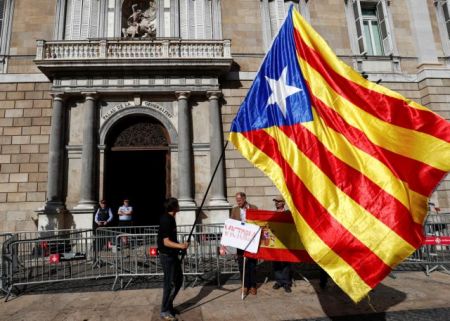 Επαφές Αθήνας – Μαδρίτης για το θέμα της Καταλωνίας