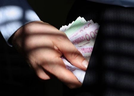 Πιθανή νέα παράταση για τα αδήλωτα εισοδήματα