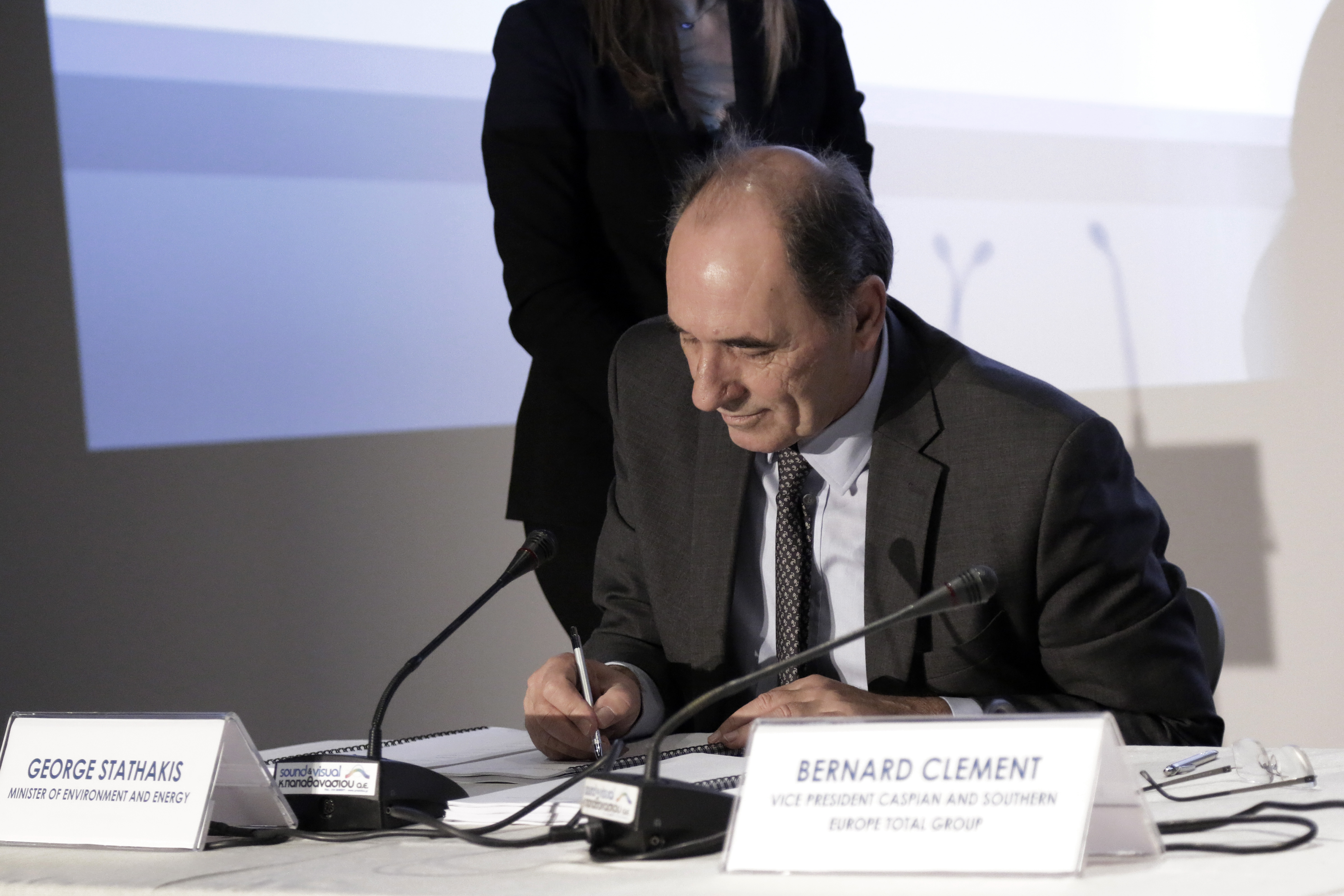 Συνεργασία με τον αραβικό κόσμο σε αέριο και ΑΠΕ