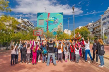 Ζωγραφίζοντας Σχολικά Κτίρια