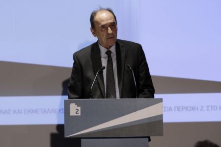 Προς αξιολόγηση των συμβάσεων για υδρογονάνθρακες σε Κρήτη-Ιόνιο