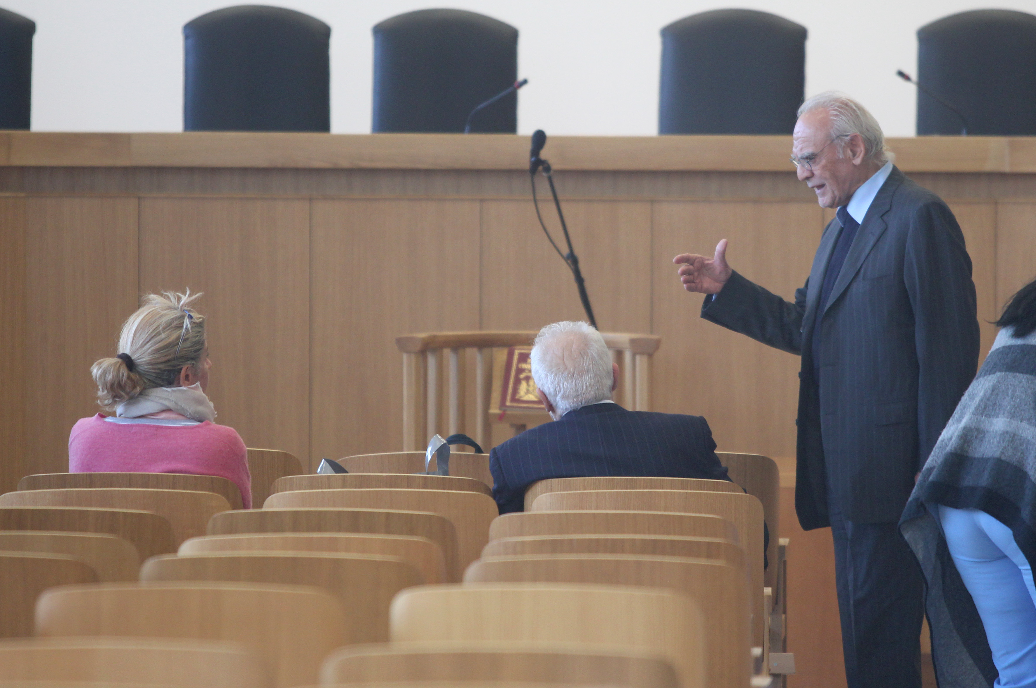 Αυλαία στη δίκη του Ακη – Δήμευση ακινήτων και τραπεζικών λογαριασμών 13 κατηγορουμένων