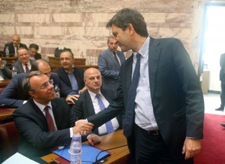 Houliarakis warns fiscal derailment still a danger, stresses reforms