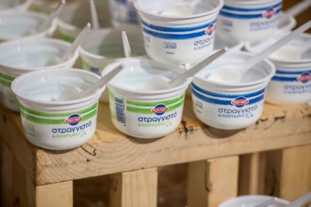 Η Κρι Κρι στην Ευρώπη με το δικό της επώνυμο γιαούρτι