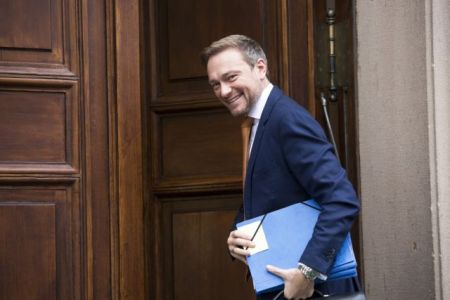 Το μεγάλο παζάρι στο Βερολίνο για το υπουργείο Οικονομικών