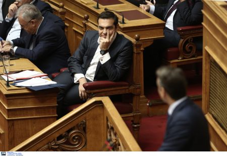 Σκληρή πολιτική σύγκρουση για διαφθορά και φοροδιαφυγή