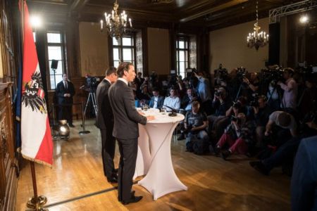 Αυστρία: Δημοσιονομική πειθαρχία και περικοπή επιδομάτων σε μετανάστες