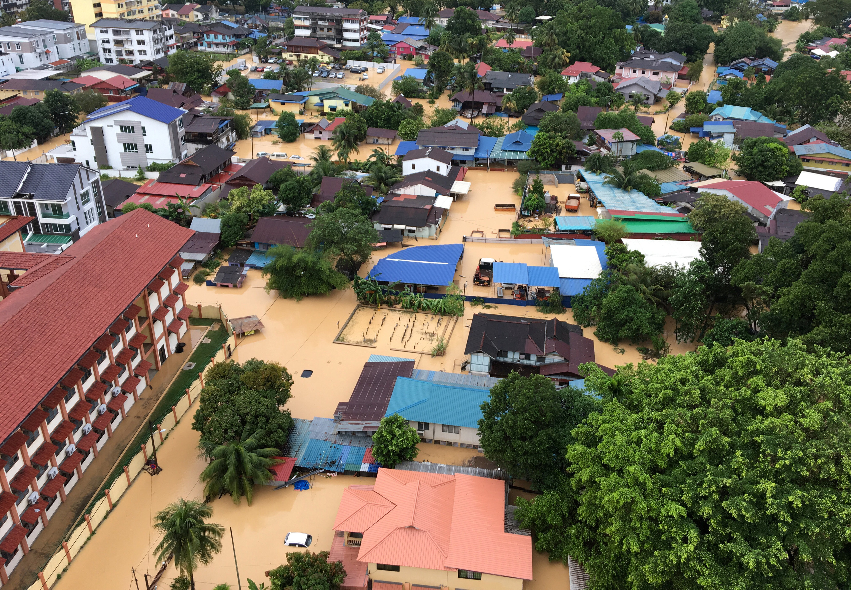 Μαλαισία: Εικόνες καταστροφής από τις καταιγίδες – 5 νεκροί