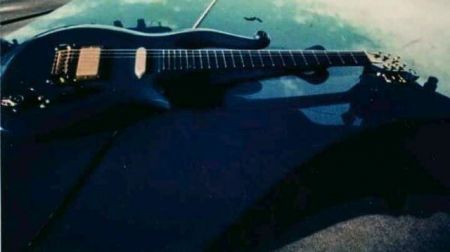 Κιθάρα του Πρινς πωλήθηκε για 700.000 δολάρια