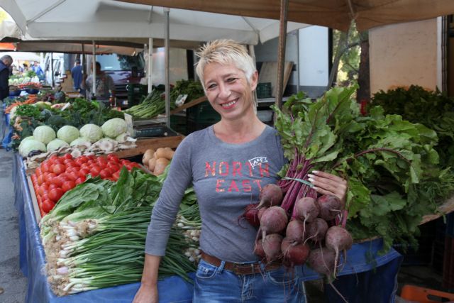 Στη λαϊκή με χιούμορ