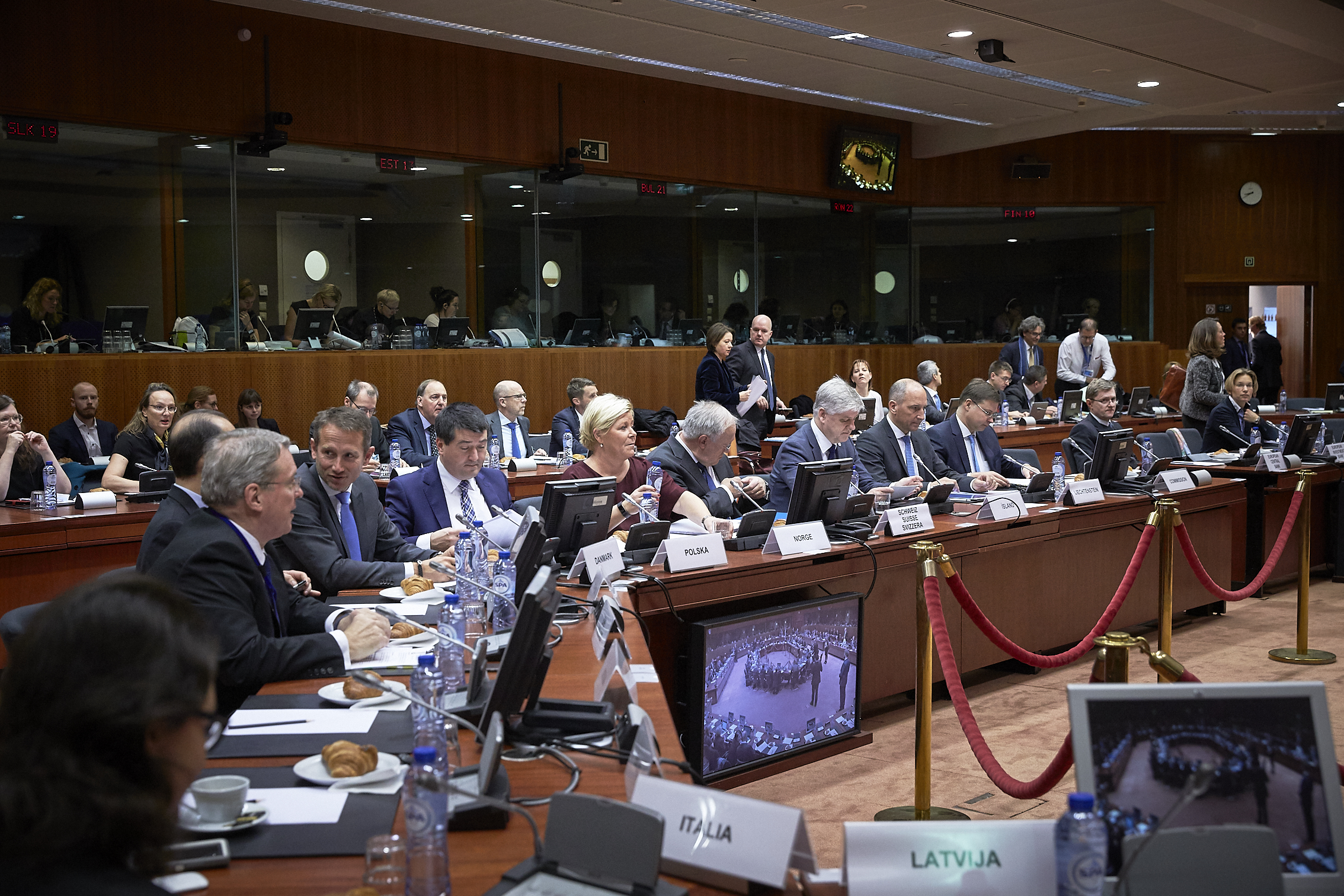 Στο «τραπέζι» του Ecofin τα κόκκινα δάνεια