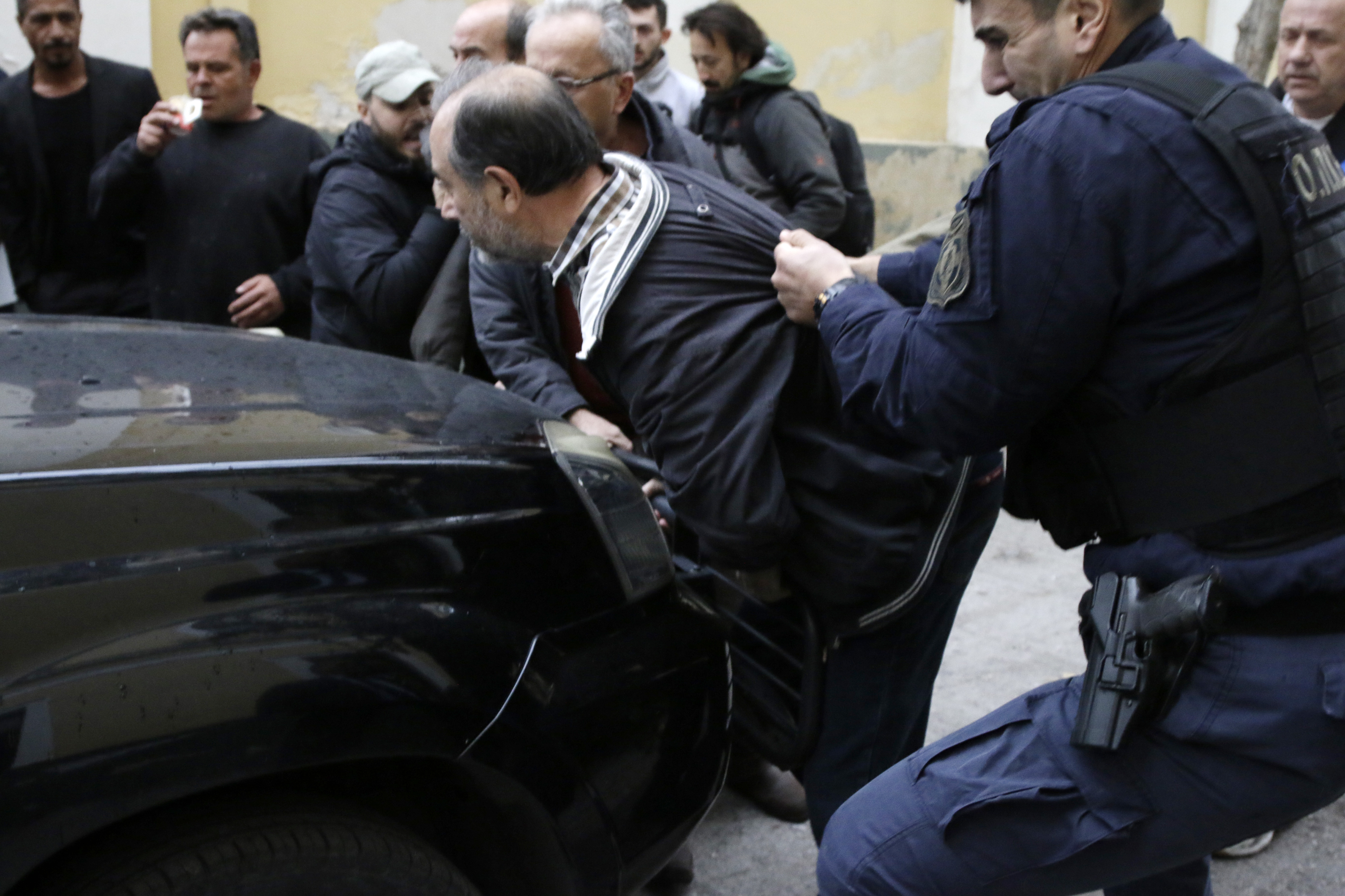 Η ΕΛΑΣ έψαχνε τον δολοφόνο της εφοριακού για κλοπή σε… αστυνομικό