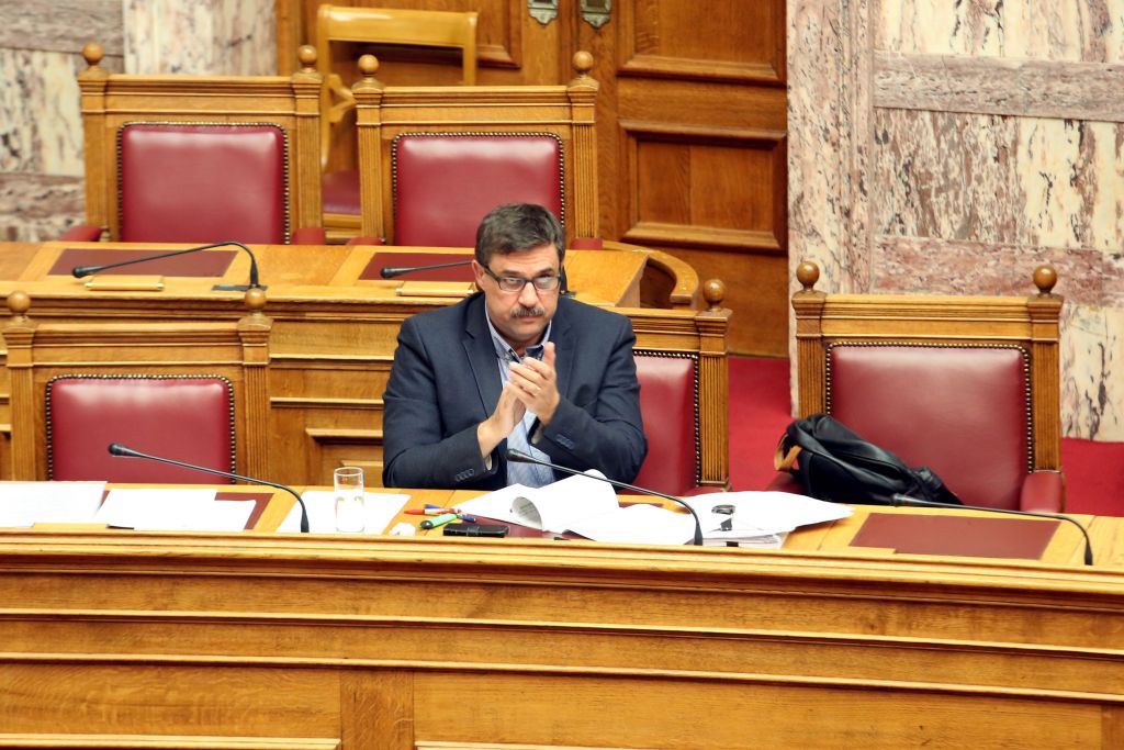 Υπουργείο Υγείας: Δεν βγαίνει το φάρμακο της Roche από τη Θετική Λίστα