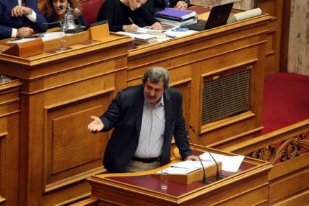Βουλή: Νέα αντιπαράθεση κυβέρνησης-αντιπολίτευσης για το νομοσχέδιο Υγείας