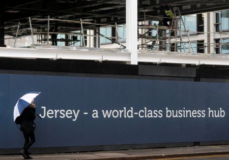 Economic prosecutor to probe Greeks in Paradise Papers