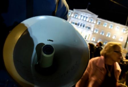 Χωρίς αλλαγές στη Βουλή η τροπολογία για τις απεργίες