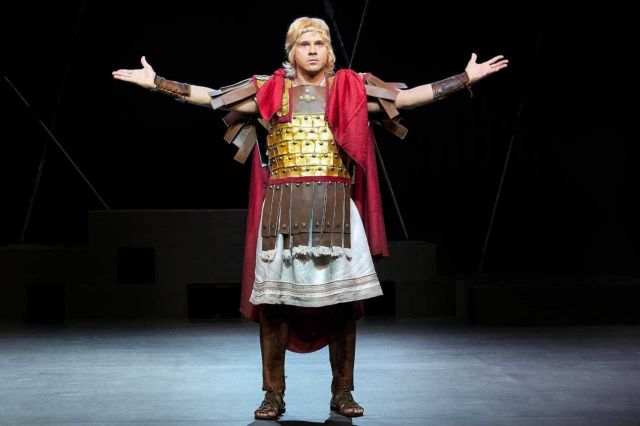 Ο «Μέγας Αλέξανδρος» εντυπωσιάζει στον Ελληνικό Κόσμο