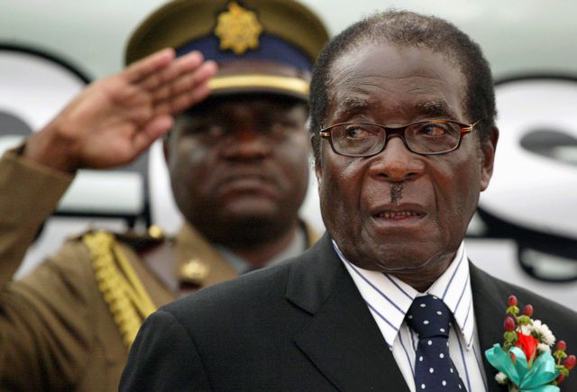 Ζιμπάμπουε: Αρνείται να παραιτηθεί ο πρόεδρος Μουγκάμπε