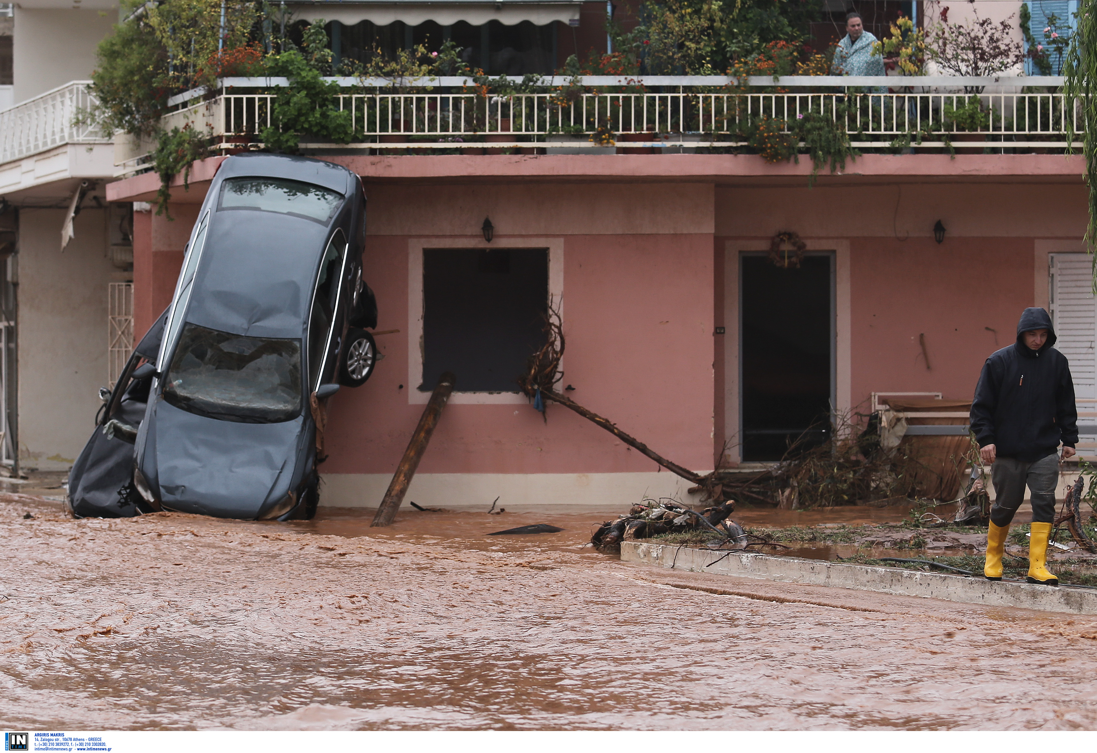 Τραγωδία σε Μάνδρα – Νέα Πέραμο με 16 νεκρούς από τις πλημμύρες – Τέσσερις οι αγνοούμενοι