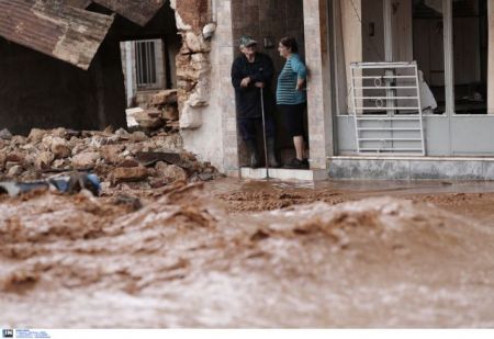 Οι υδάτινοι εφιάλτες της Μάνδρας ξαναζωντάνεψαν, με νεκρούς, τραυματίες και σωρεία ευθυνών