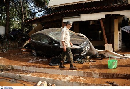 Δούρου: Μήνυση για τους θανάτους και την καταστροφή περιουσιών