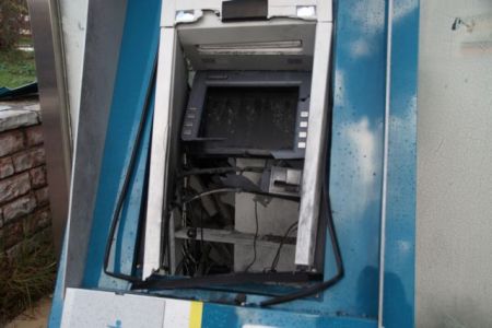 Κορινθία: Αγνωστοι ανατίναξαν μηχάνημα αυτόματης ανάληψης