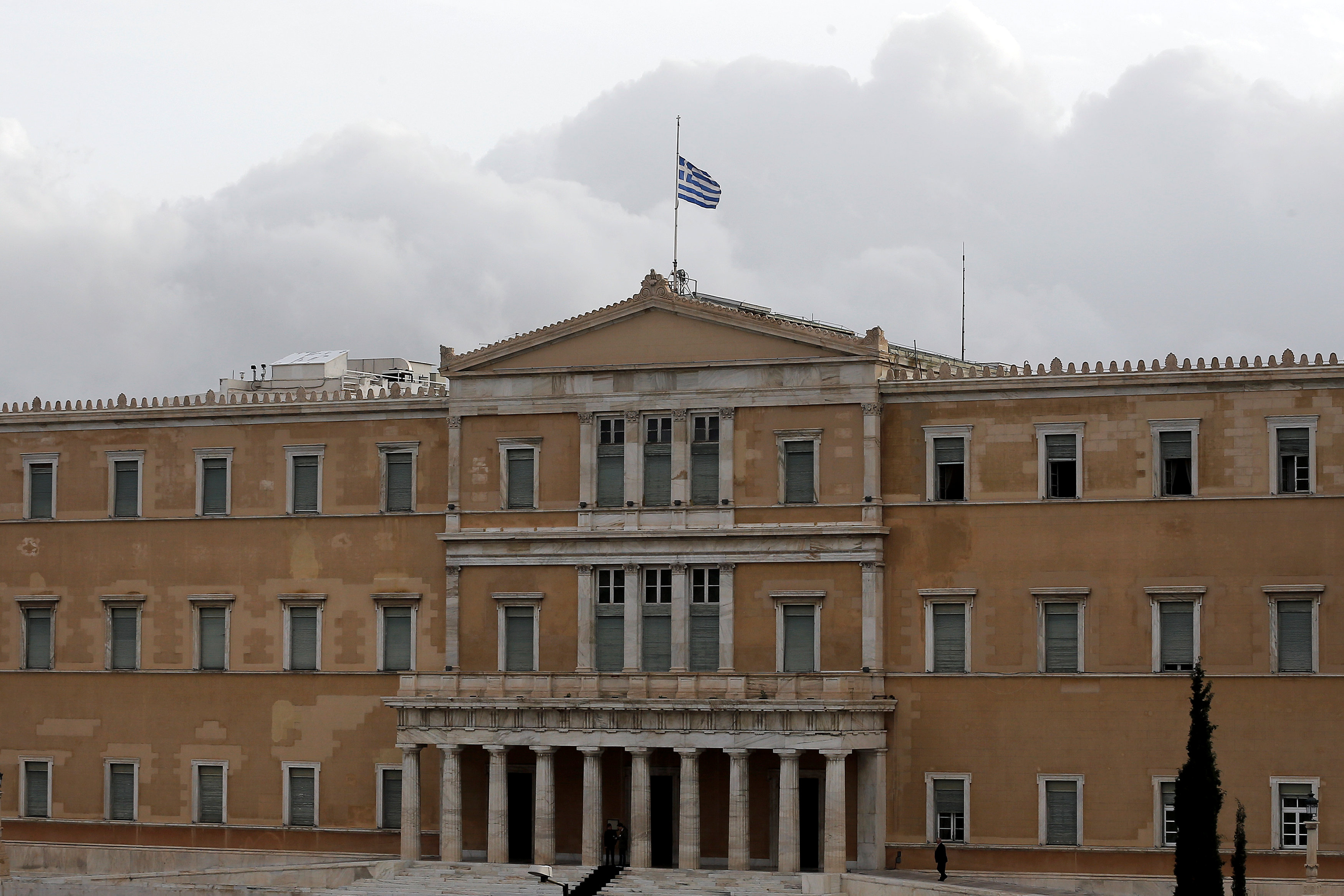 Bloomberg για Ελλάδα: Ταμειακό απόθεμα εν όψει εξόδου από μνημόνιο