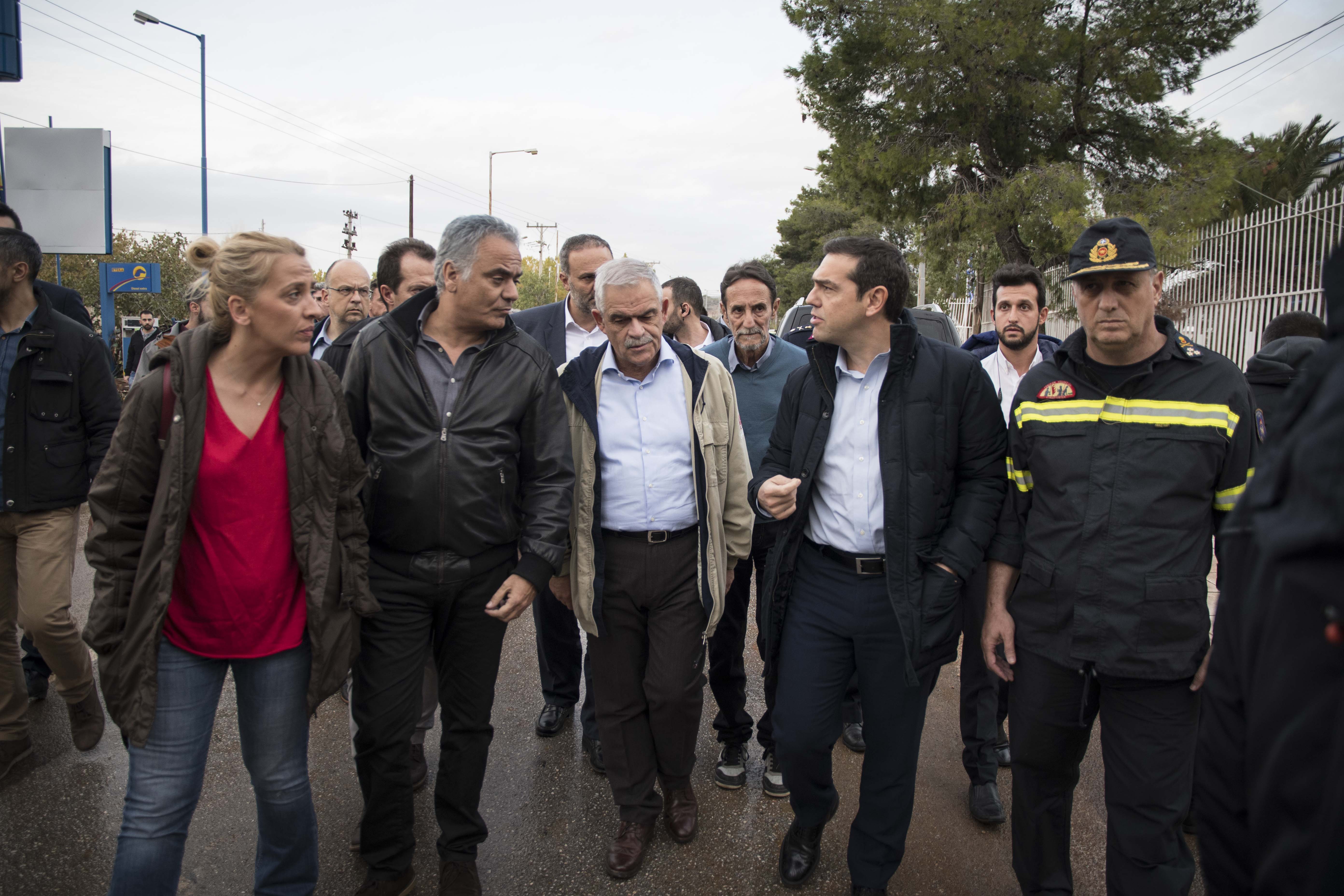 «Λασπομαχίες» Μαξίμου – Περιφέρειας με φόντο την καταστροφή στην Δ. Αττική